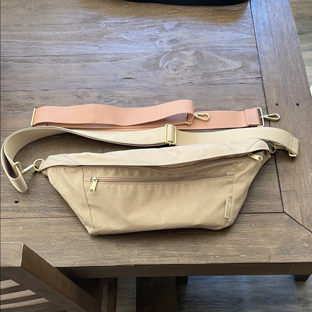 Canvelle Classic Oversized Fanny Pack w/extra strap